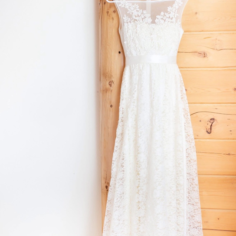 Elegant White Lace Dress